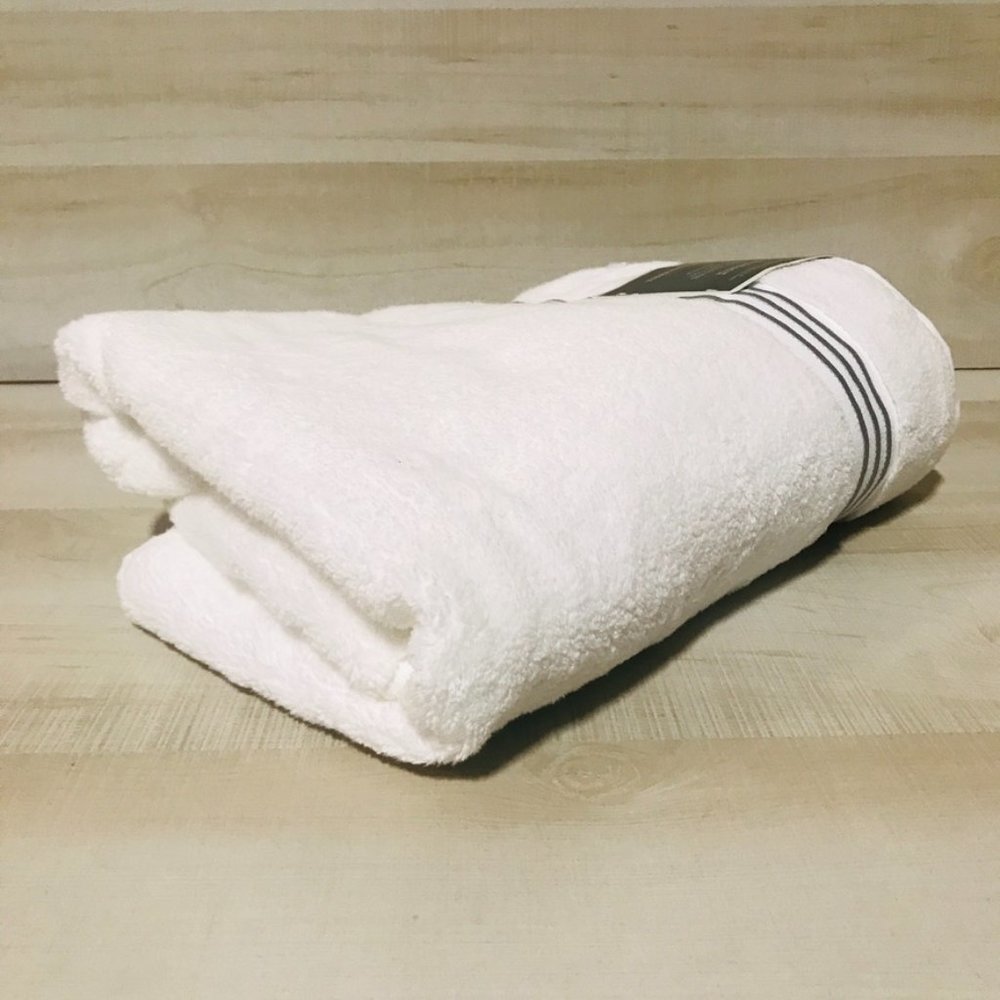 Spa Bath Towel Light Gray Stripe - Threshold Signature